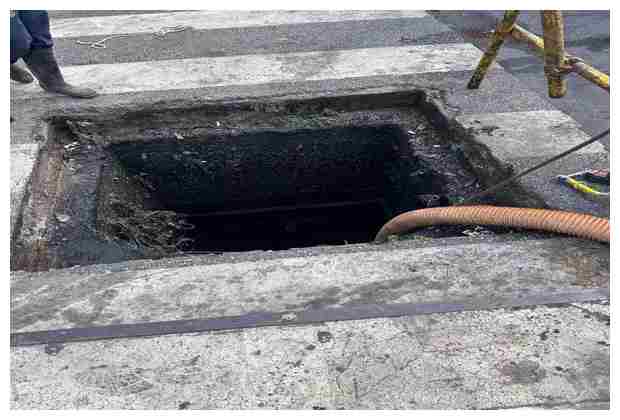 長哨營鄉(xiāng)四道河村排污溝廢水清理如何選擇