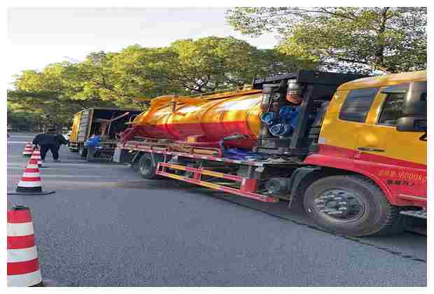 米糧庫社區(qū)淤泥溝管道清淤特點與應(yīng)用范圍