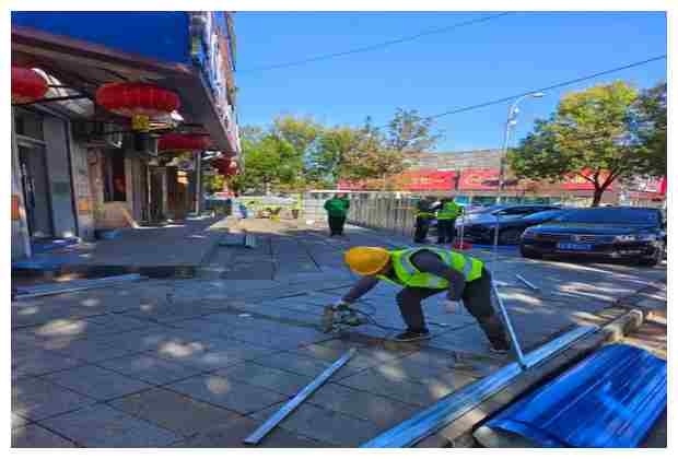 楊東鎮(zhèn)梭草村清理隔油池附近同城